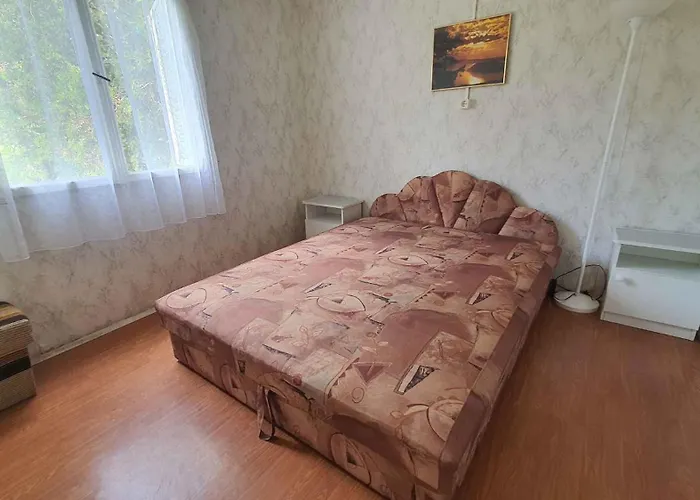 In 38374 * Balatonfenyves