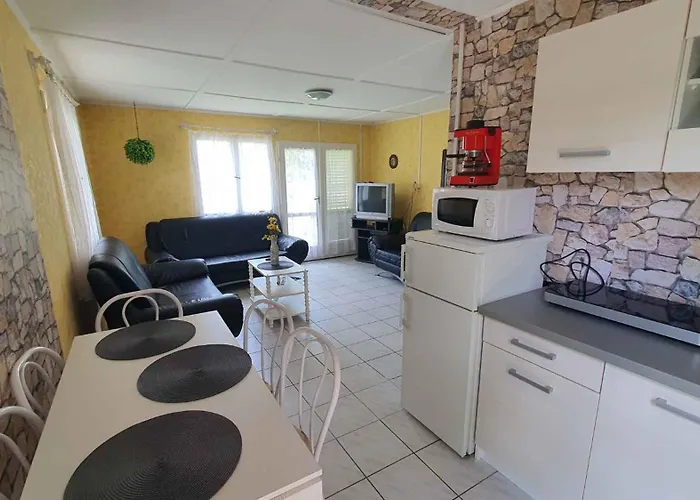 Case de vacanță In 38374 Balatonfenyves